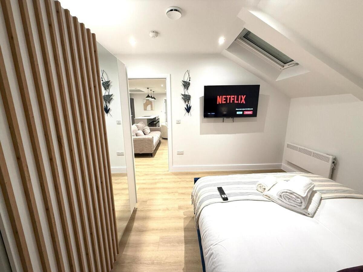 Sale Road Serviced Apartments Near Airport & Trafford Centre Wythenshawe Room photo