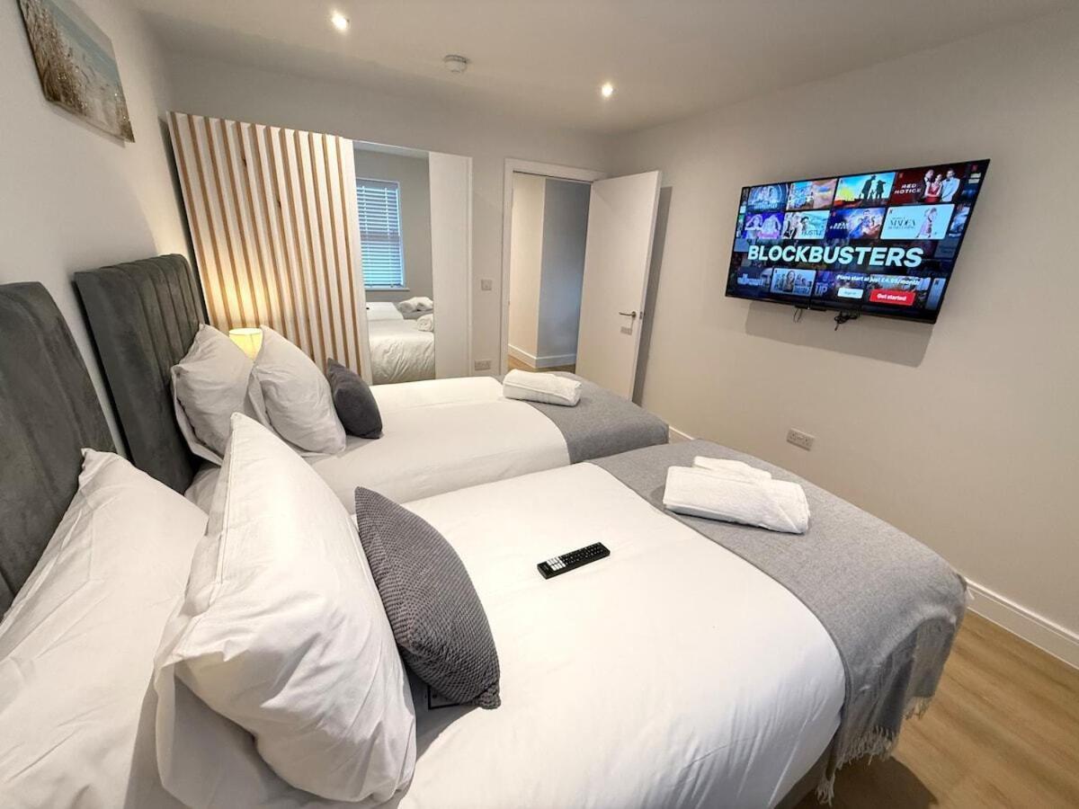 Sale Road Serviced Apartments Near Airport & Trafford Centre Wythenshawe Room photo