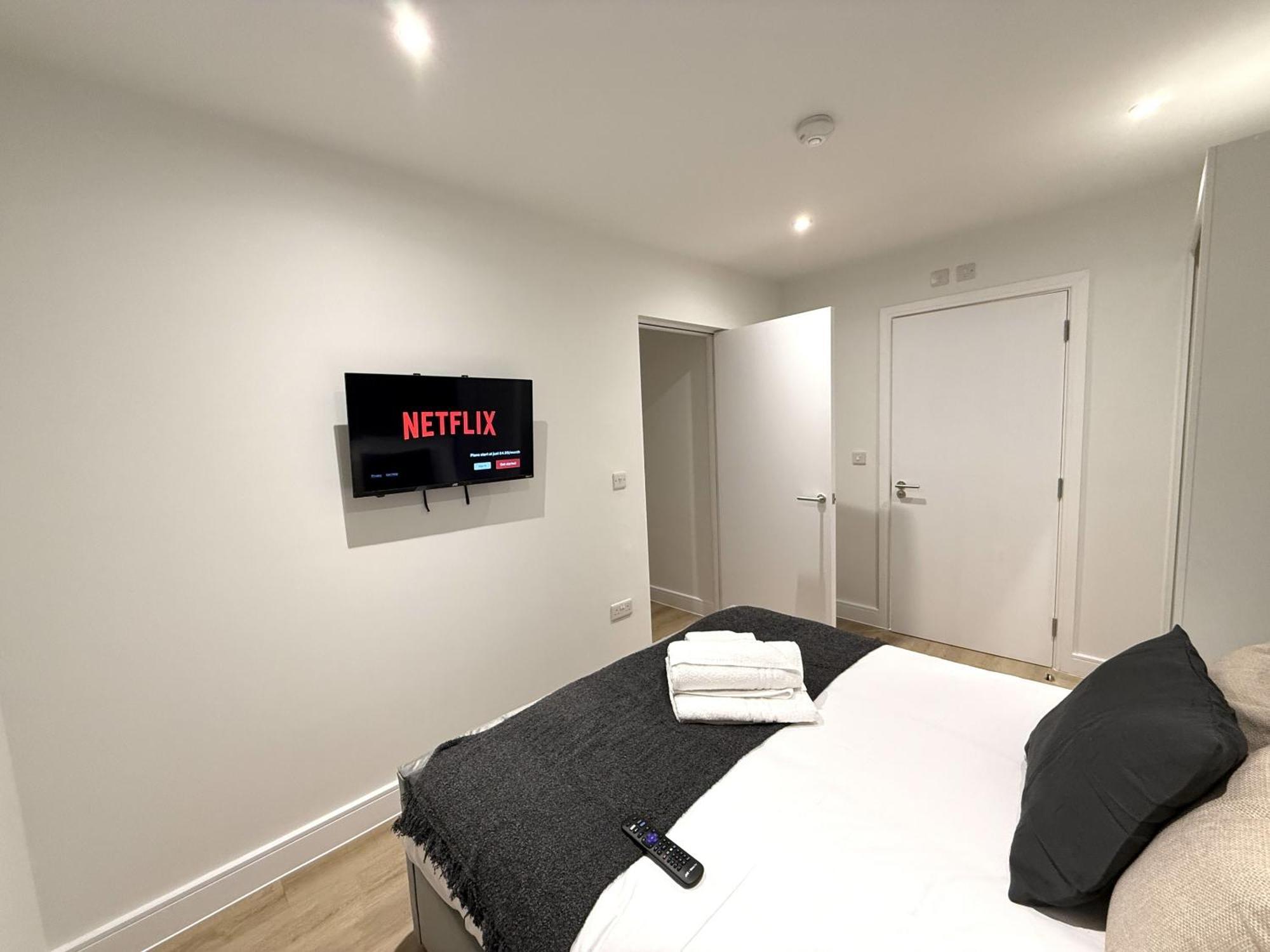 Sale Road Serviced Apartments Near Airport & Trafford Centre Wythenshawe Room photo