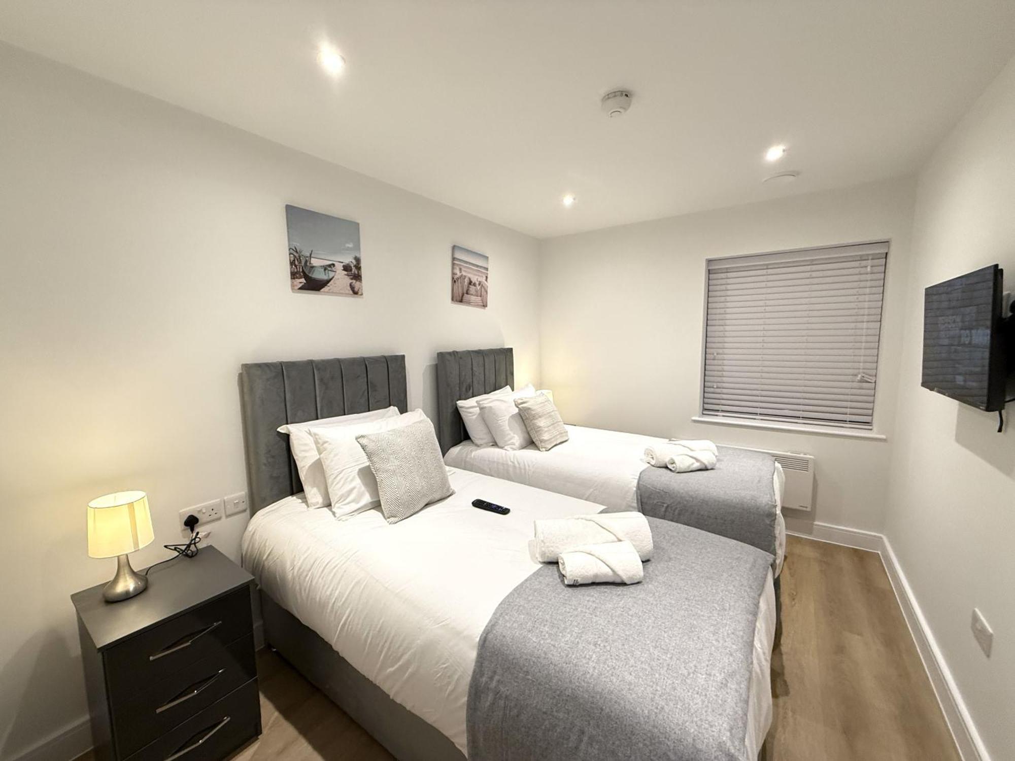 Sale Road Serviced Apartments Near Airport & Trafford Centre Wythenshawe Room photo
